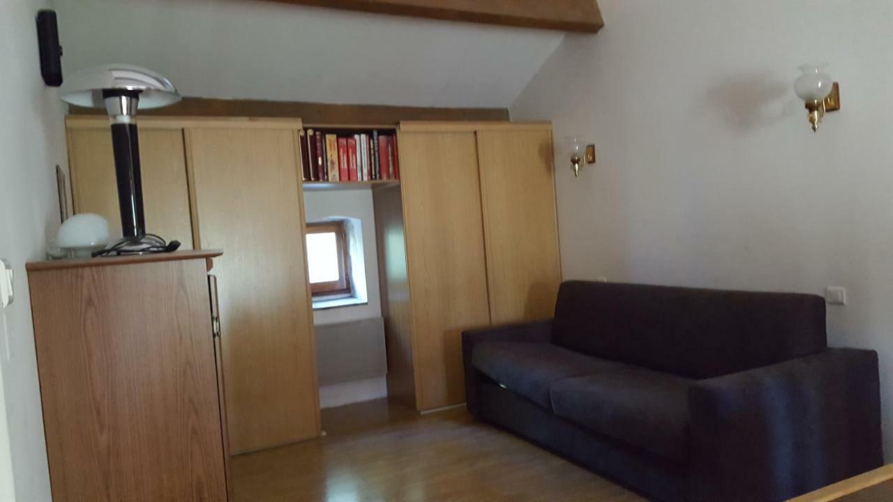La Mejanenque Apartment Venejan ภายนอก รูปภาพ